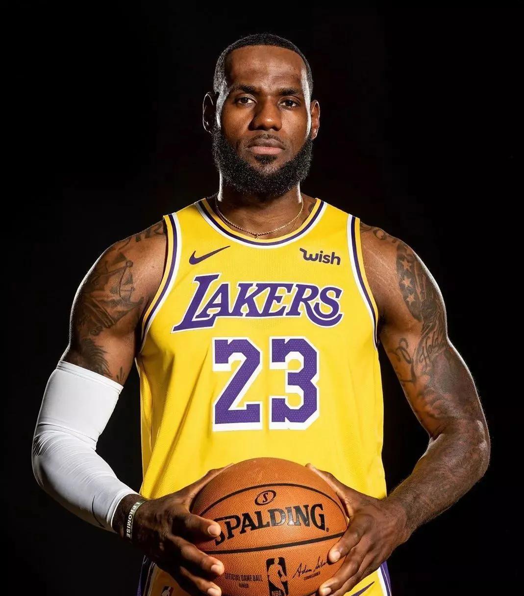 体育界巨星云集，展示超凡实力