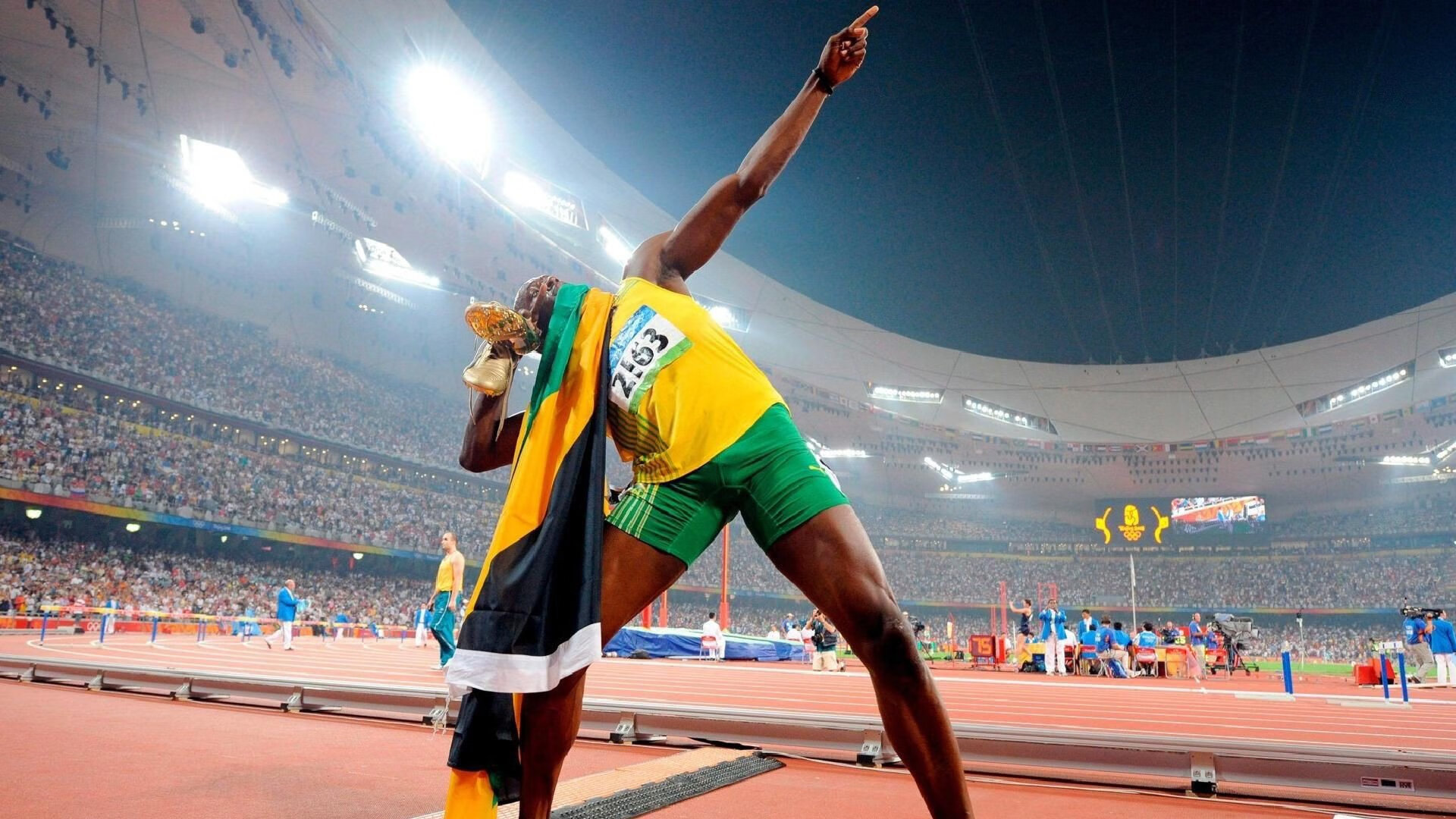 F1街道赛焦点战，老鹰翻盘奇才，速度与逆转的交响